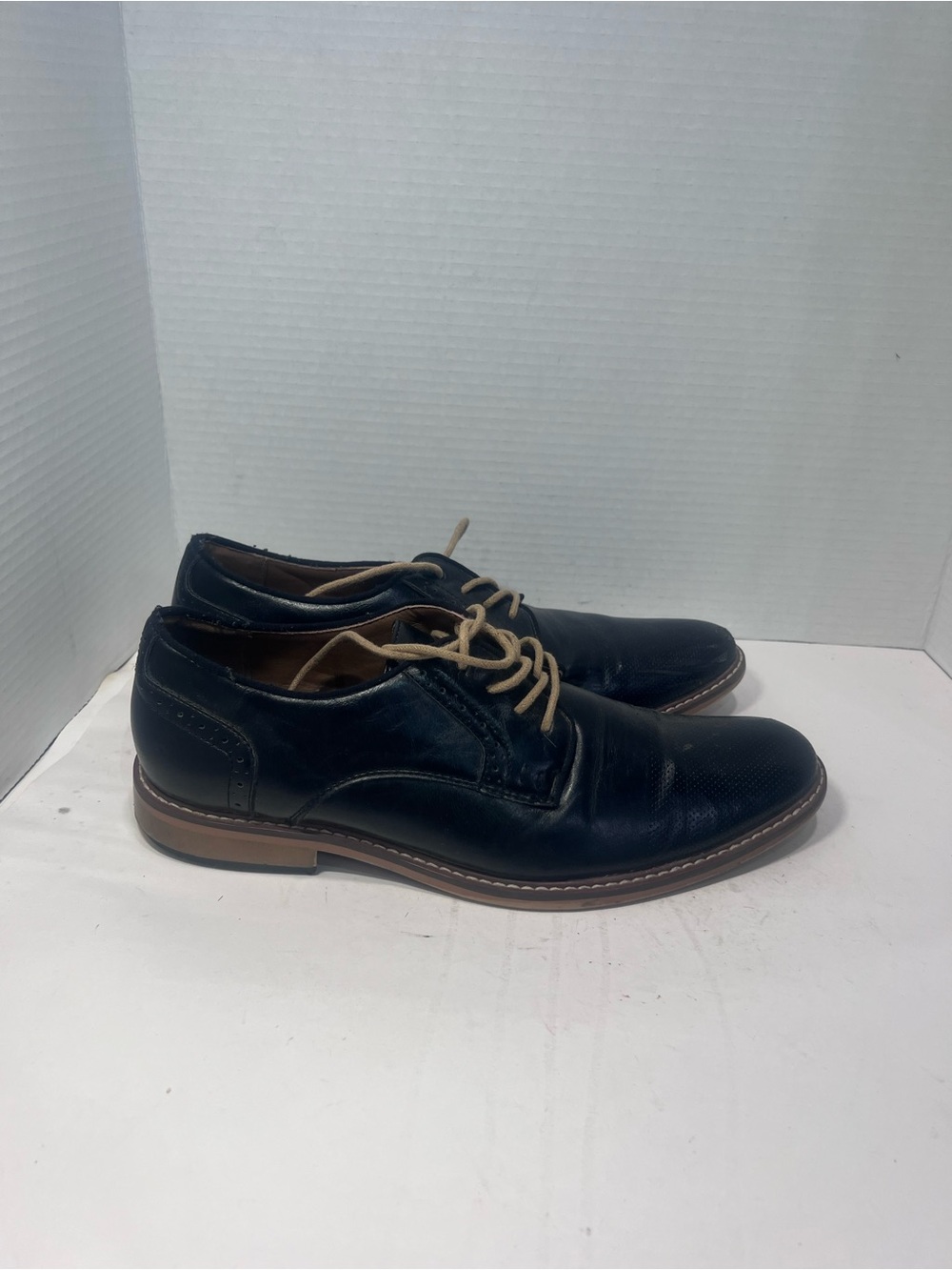 Steve Madden Black Leather Derby Shoes with Tan Laces